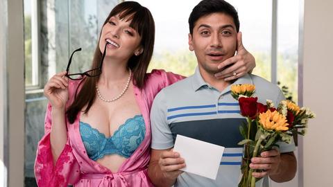 He tricks his nearsighted stepmom into bed when she forgets her glasses