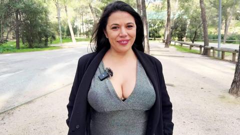 Amateur euro milf drops her big ass for a wild cumshot