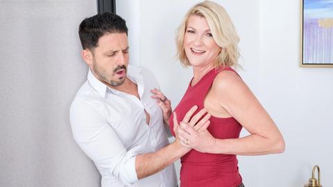 Big-titted blonde MILF Pretty tempts her husband’s friend