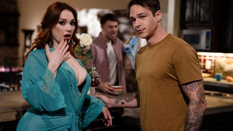 Big booty stepmom gets claimed by her stepson in the kitchen